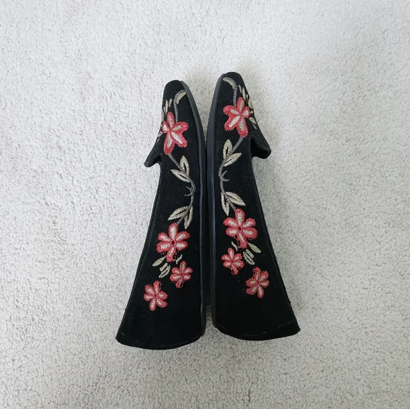Embroidered flats - Picture 3 of 4